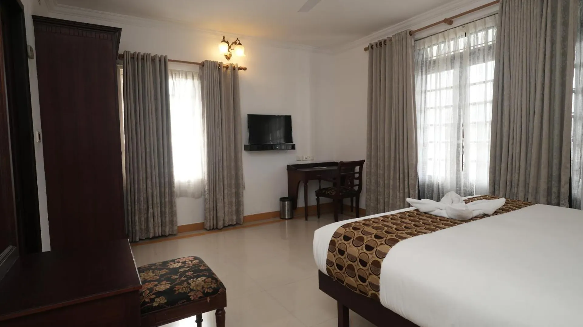Hotel Rustic Leisures Resort Kochi
