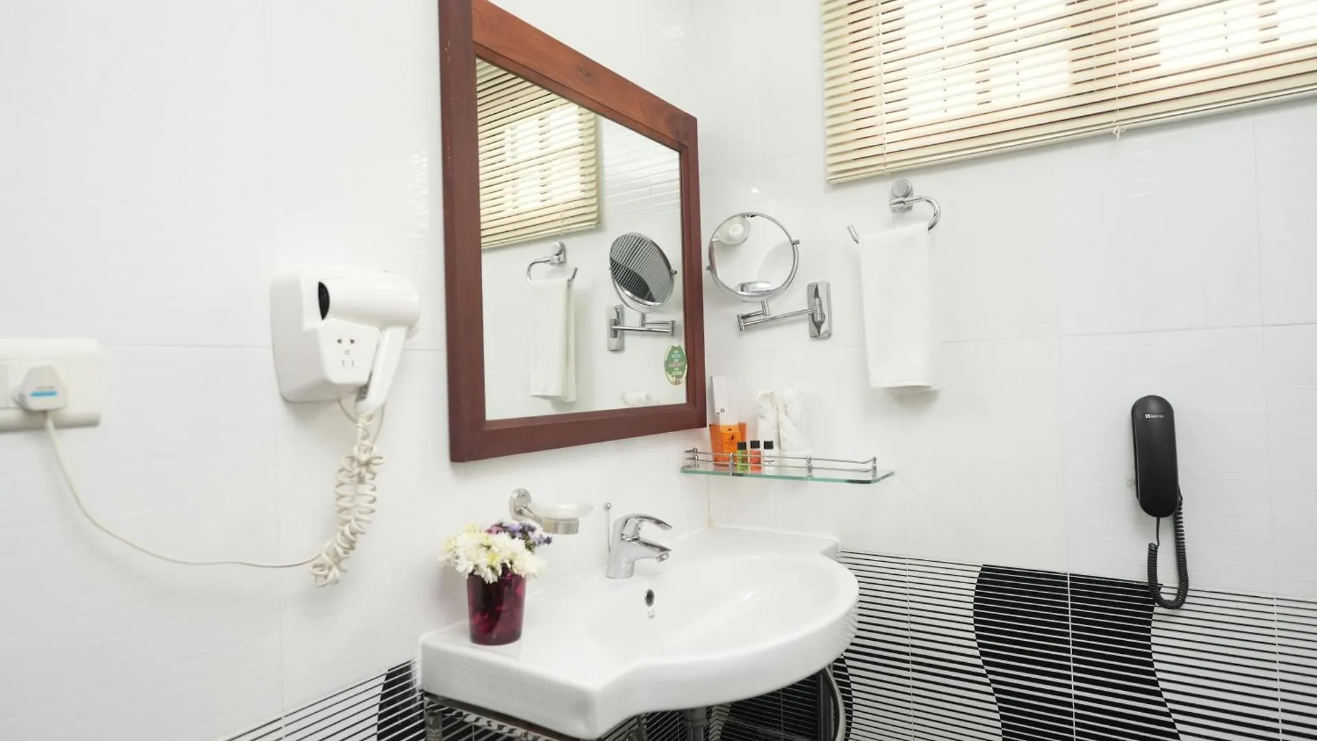 Rustic Leisures Resort Kochi Hotel